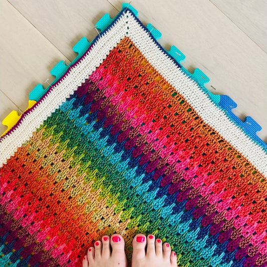 Big Larksfoot Rainbow Blanket