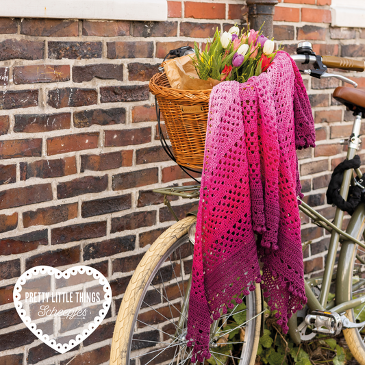 Pretty Little Things 39 - Crochet Bobble Shawl