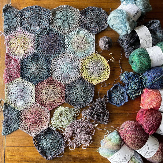 Kanten zeshoeken deken