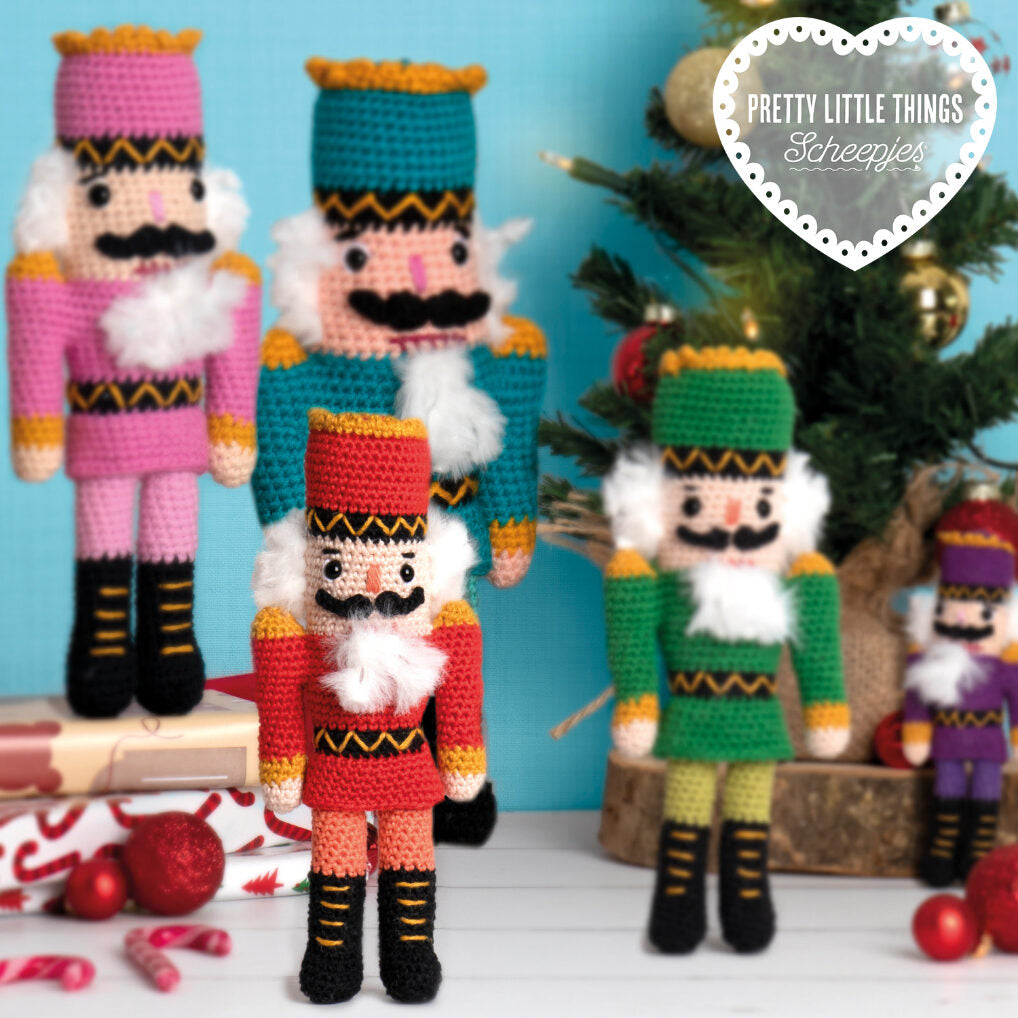 Pretty Little Things 29 - Amigurumi Nutcracker