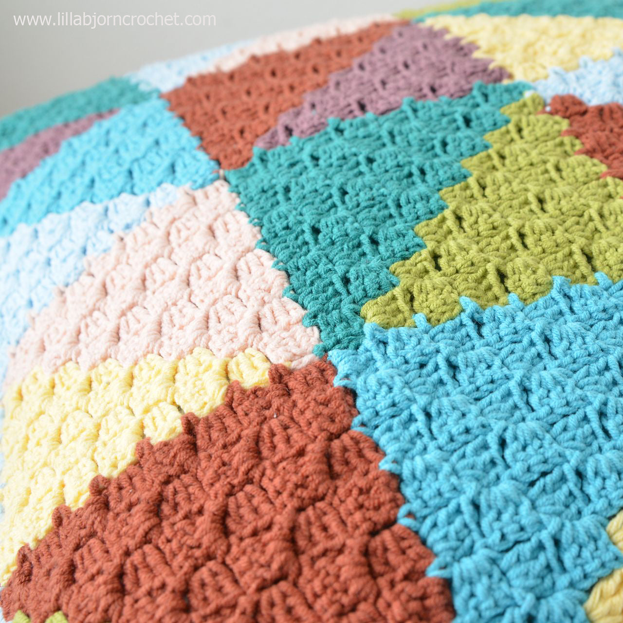 C2C Pastel Driehoeken Kussen