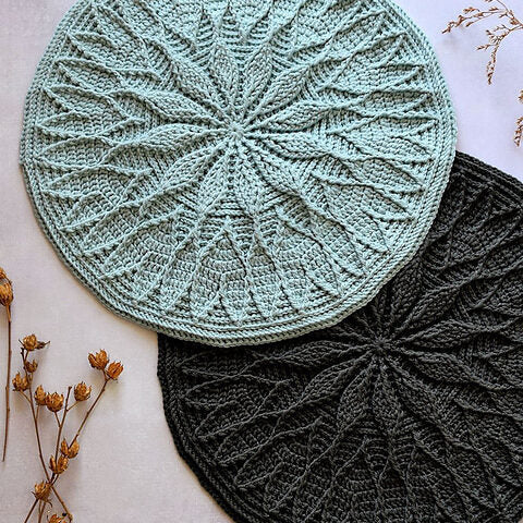 Collectie met reliëf madeliefjes