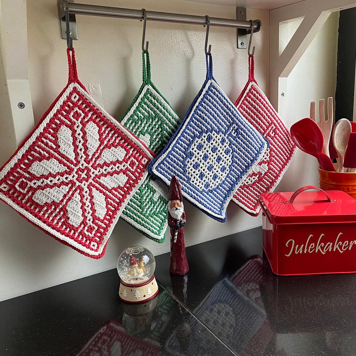 Astrid's 4 Xmas Potholders