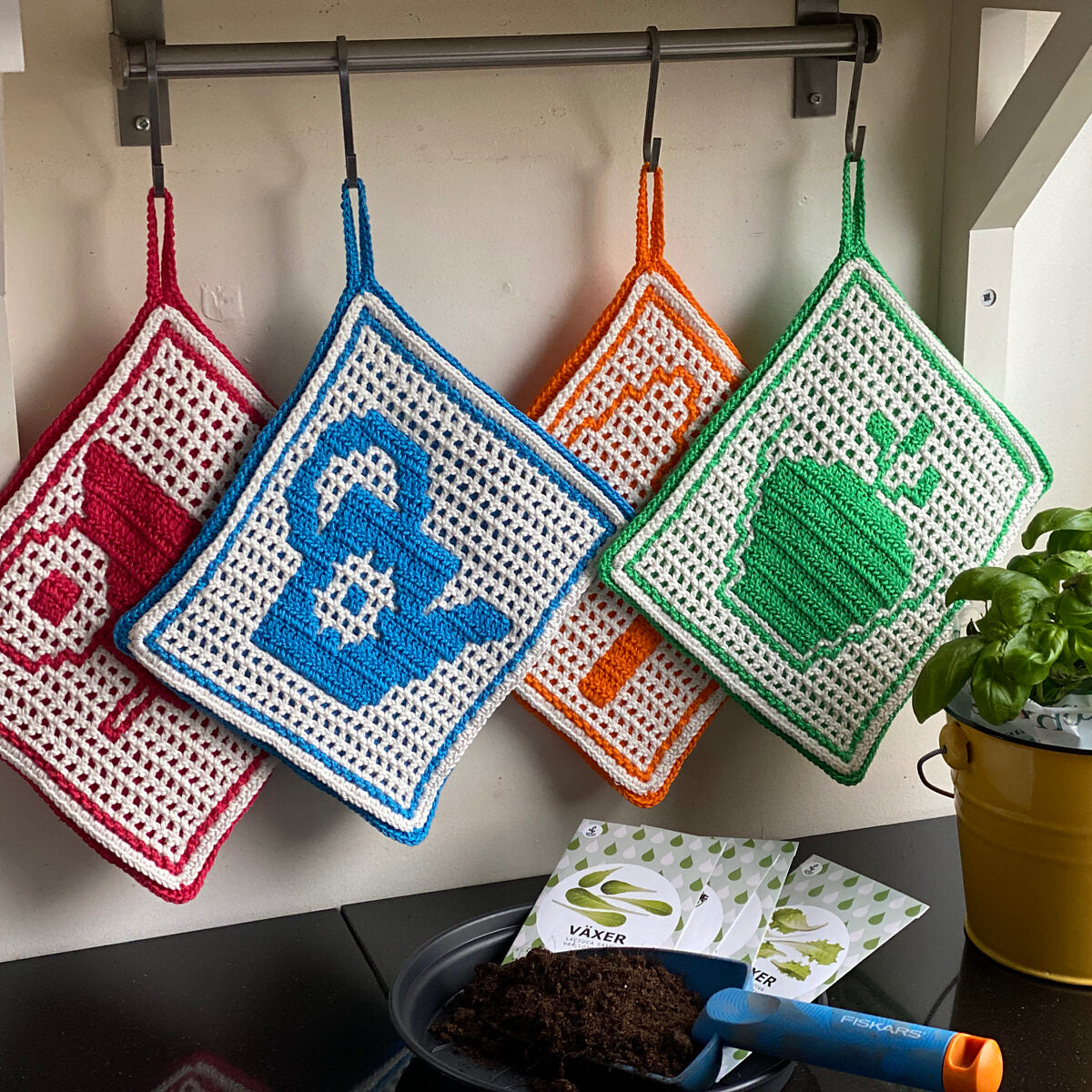 Astrid's Garden Potholders