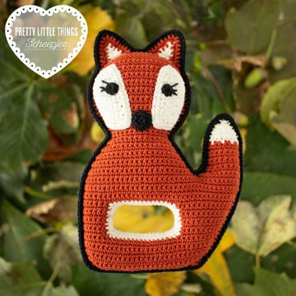 Pretty Little Things 09 – Mrs. Fox