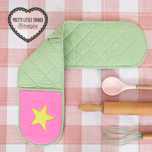 Pretty Little Things 26 - Quilted Oven Mitts