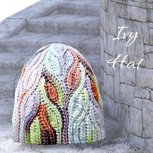 Gehaakte muts met klimopmotief