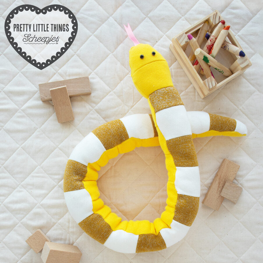 Pretty Little Things 14 - Simon Snake