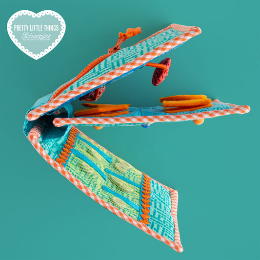 Pretty Little Things 02 - Toddler Fidget Book