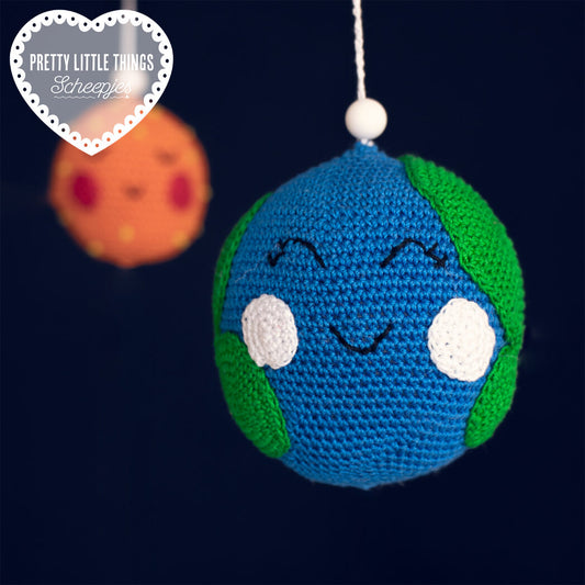 Pretty Little Things 22 - Solar System Amigurumi Mobile