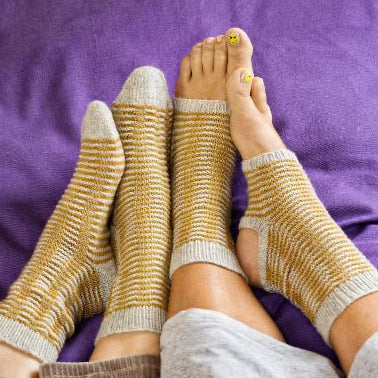 YARN 9 - Breathe Between The Lines Socks