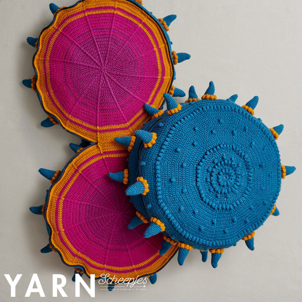 YARN 11 - Venus Fly Trap Cushion